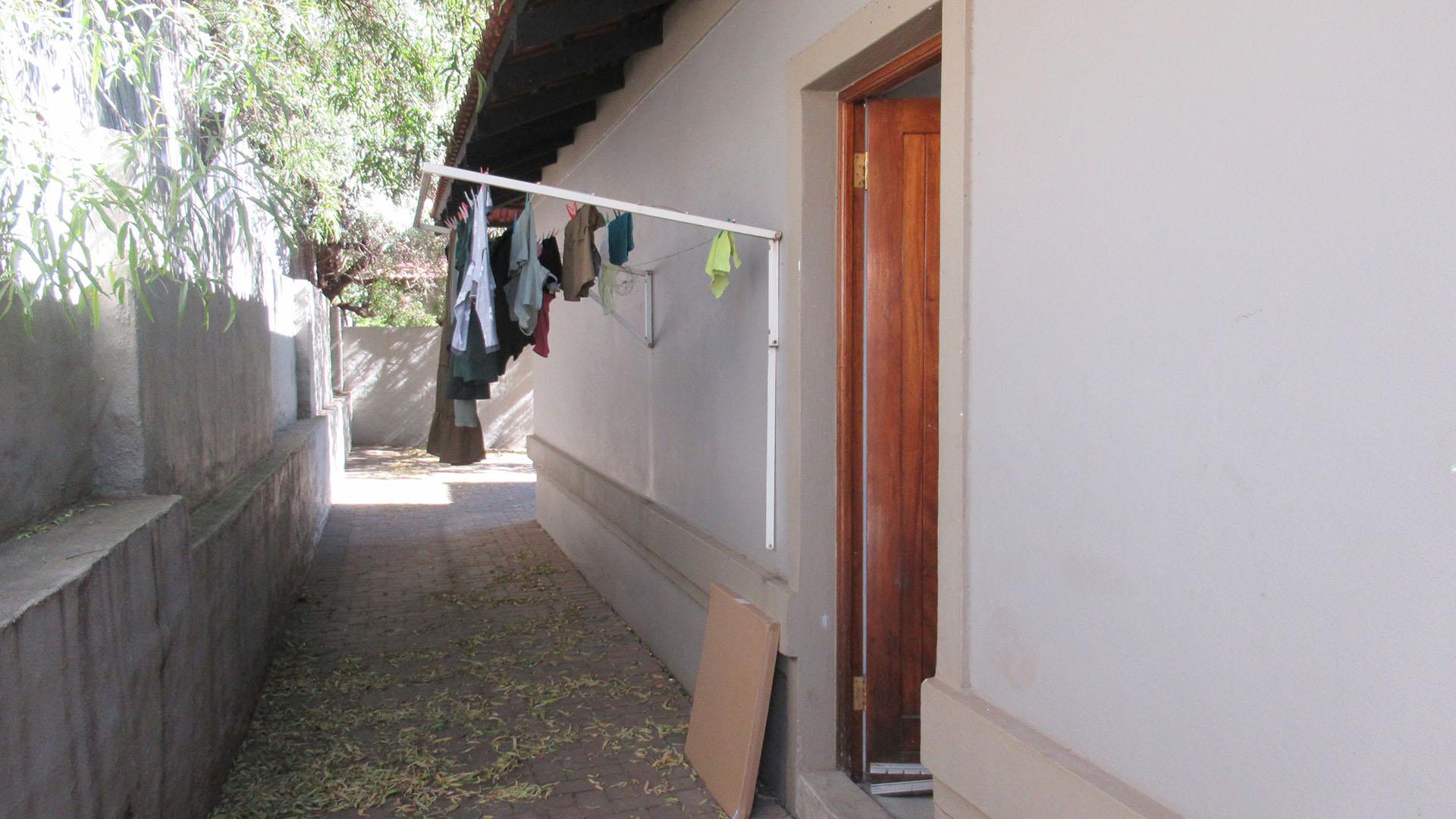 Backyard of property in Maroeladal