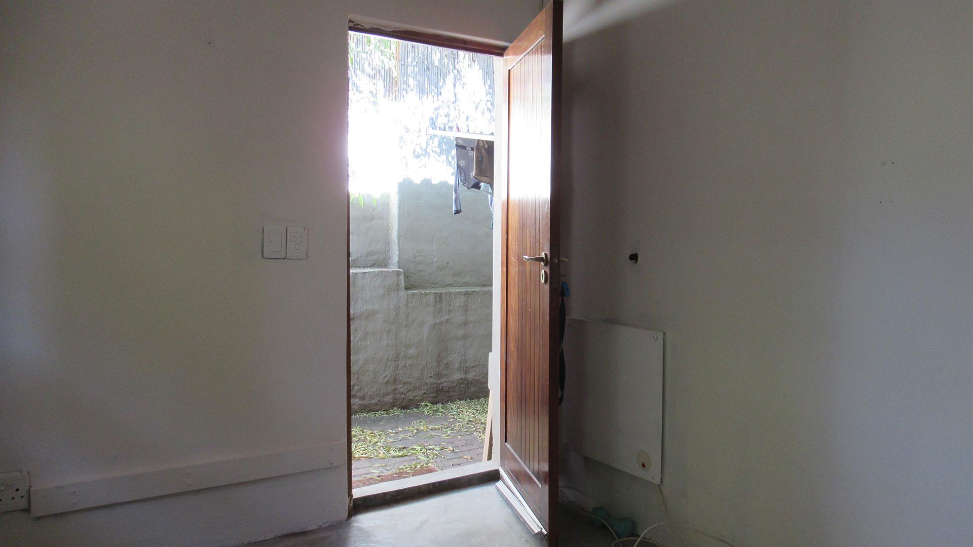 Bed Room 3 - 11 square meters of property in Maroeladal