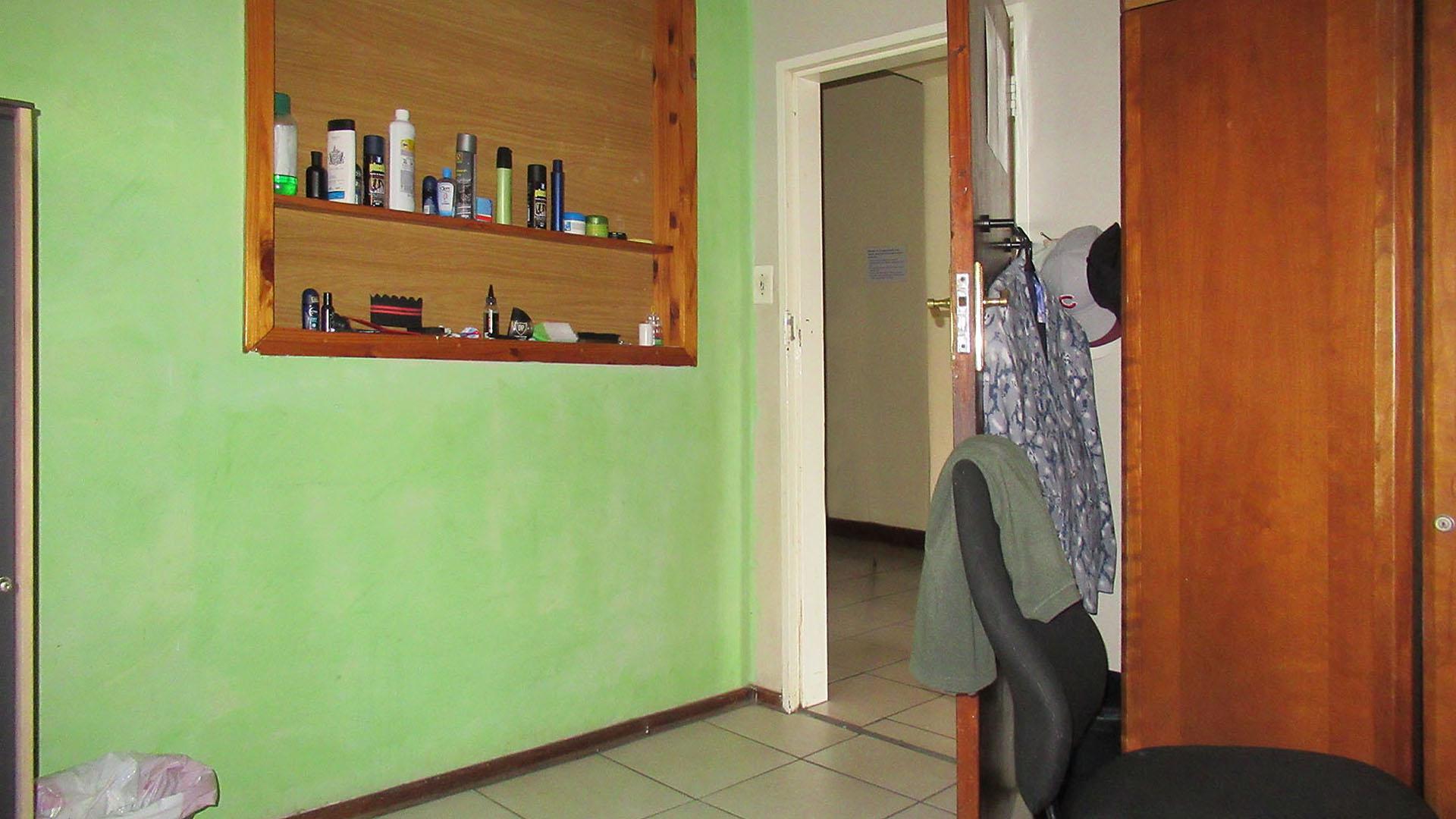 Bed Room 3 - 13 square meters of property in Brixton