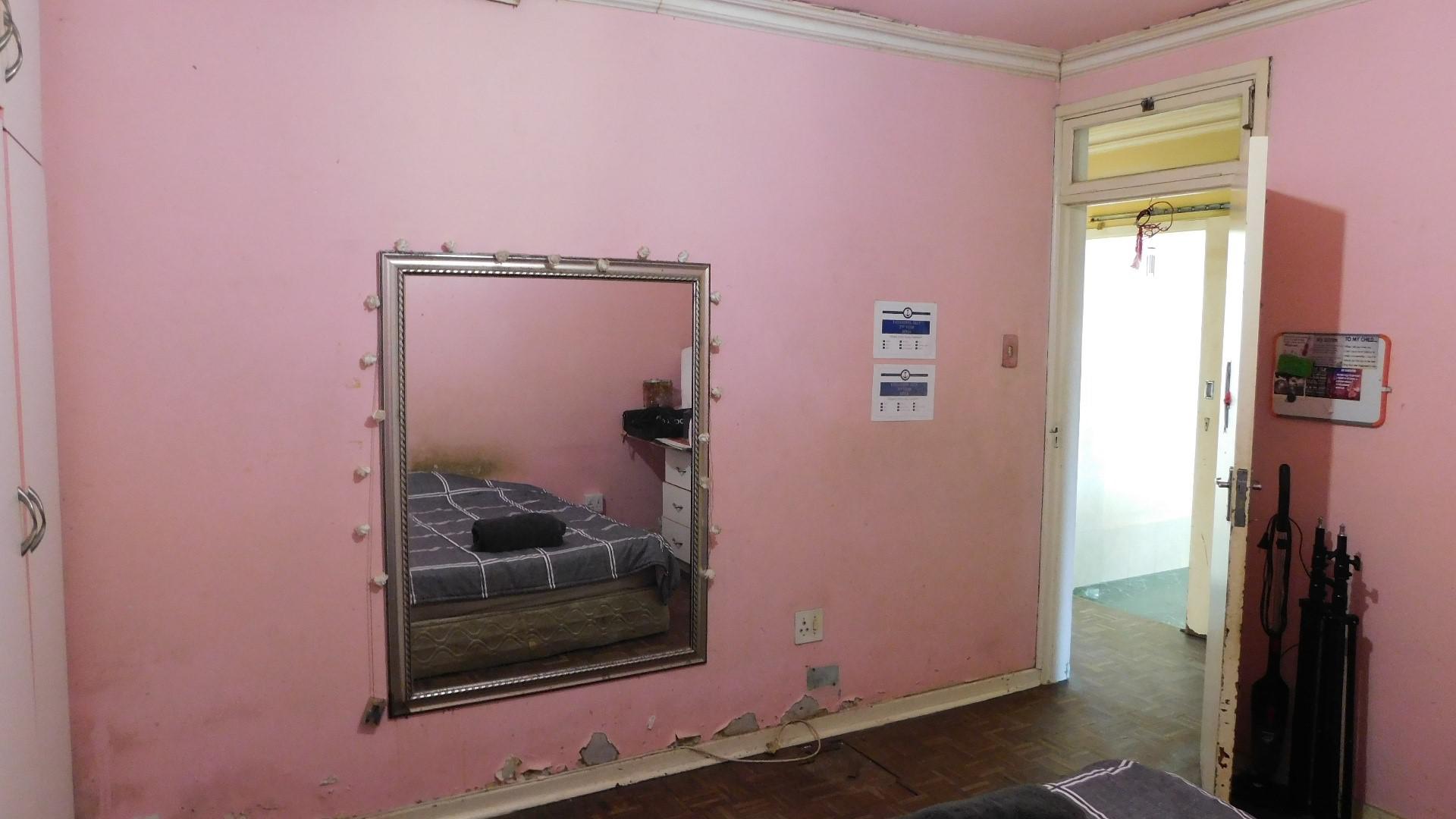 Bed Room 2 - 14 square meters of property in Silverglen