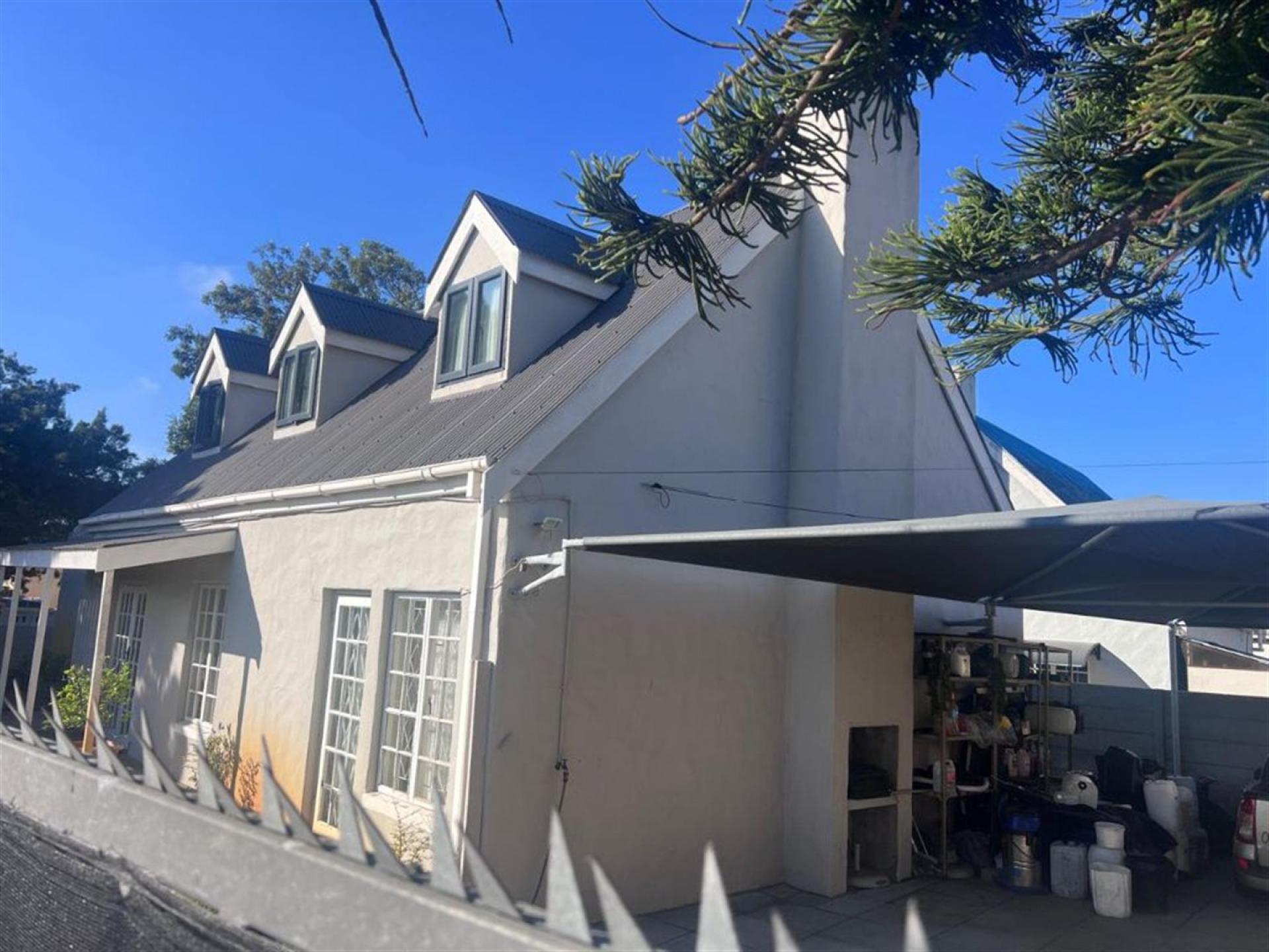 Front View of property in Table View