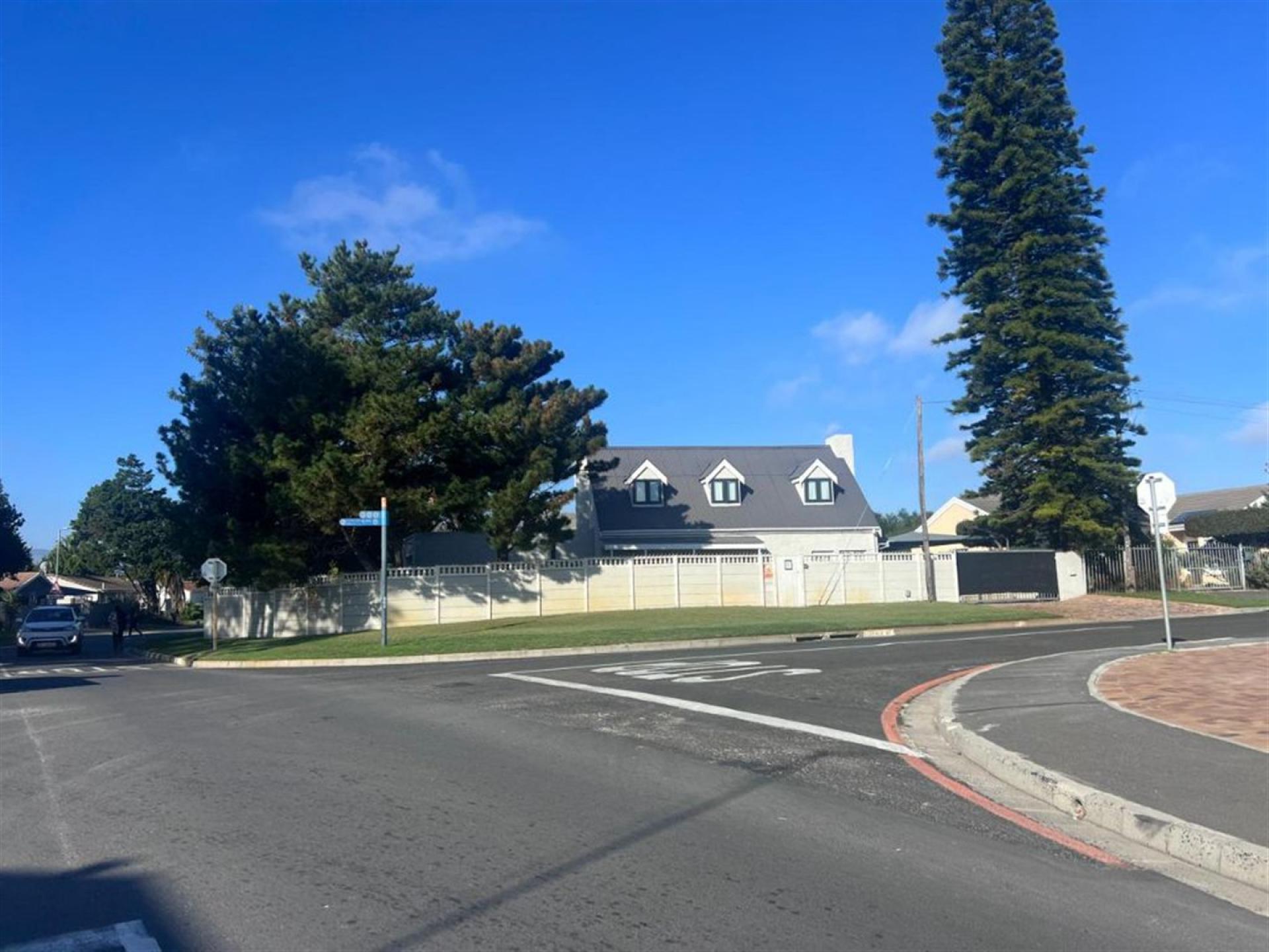 Front View of property in Table View
