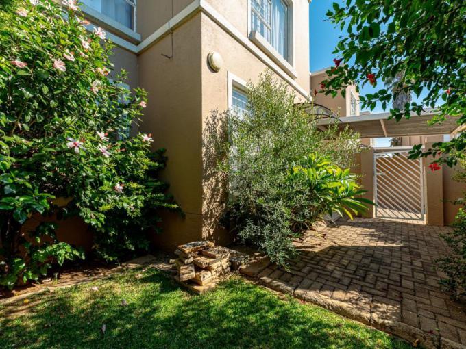 3 Bedroom Duplex for Sale For Sale in Radiokop - MR633193