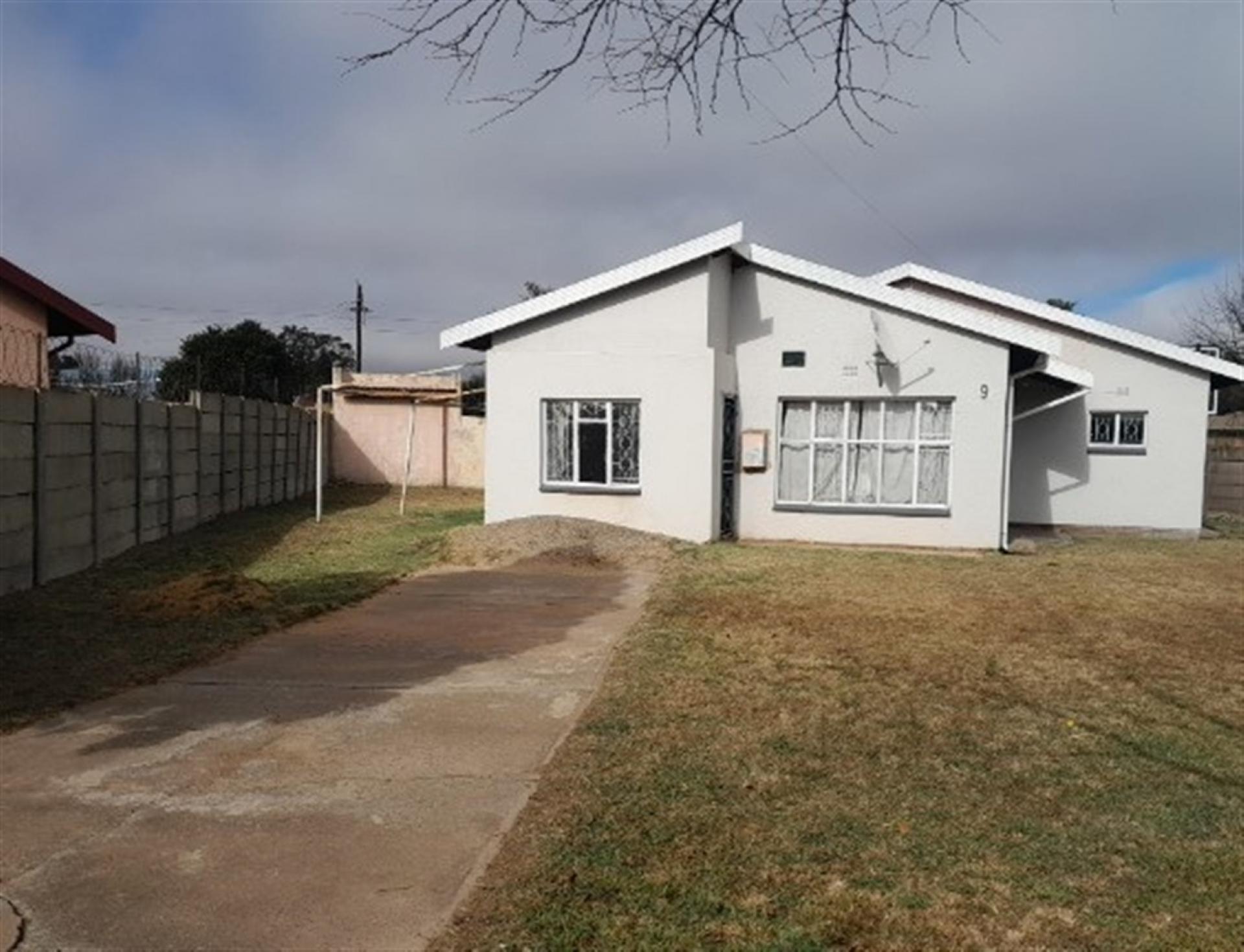 Front View of property in Randfontein