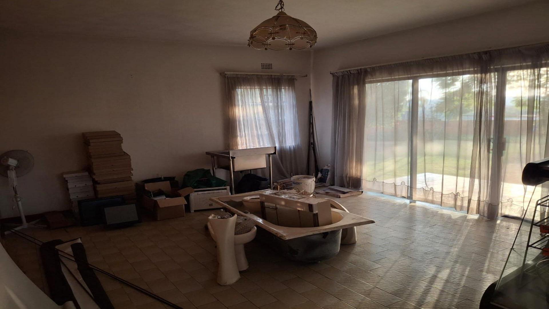 Lounges of property in Greenside