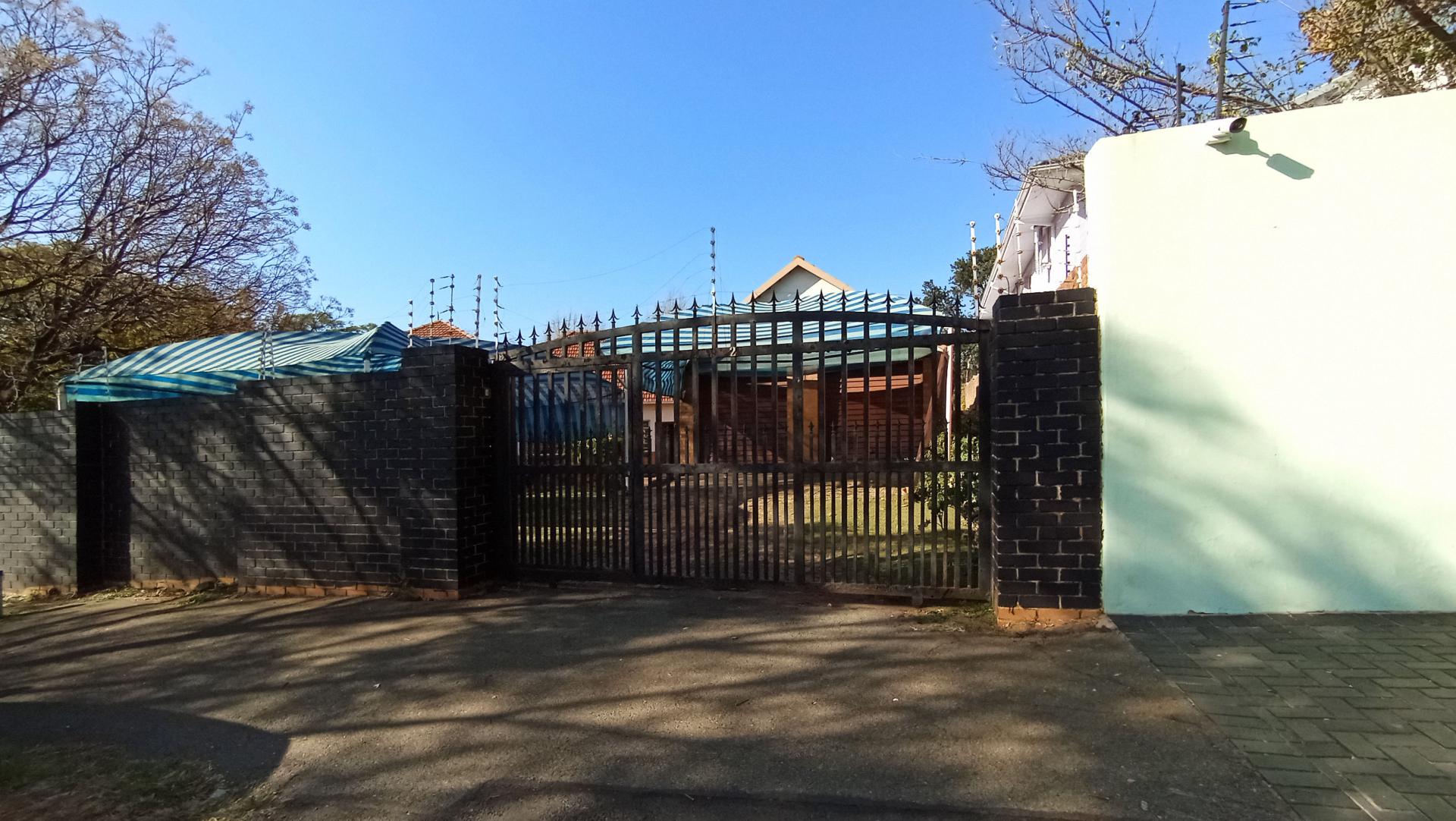 Front View of property in Greenside