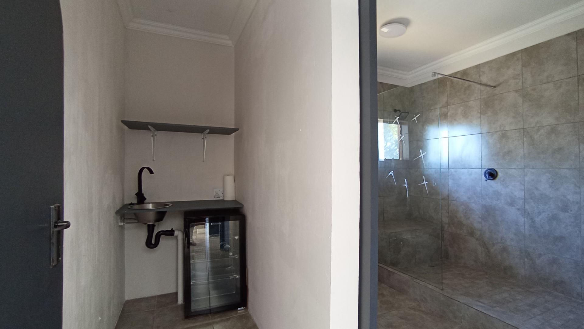 Main Bedroom - 49 square meters of property in Greenside