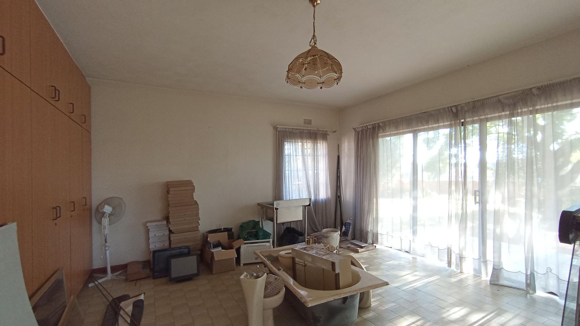 Spaces - 115 square meters of property in Greenside