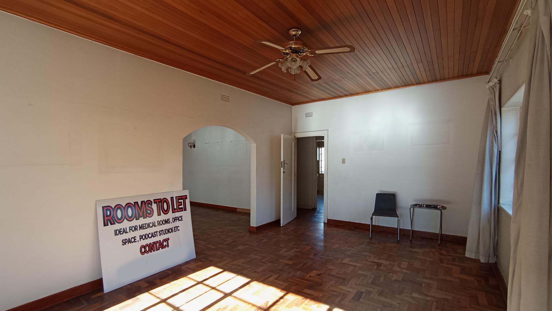 Dining Room - 24 square meters of property in Greenside