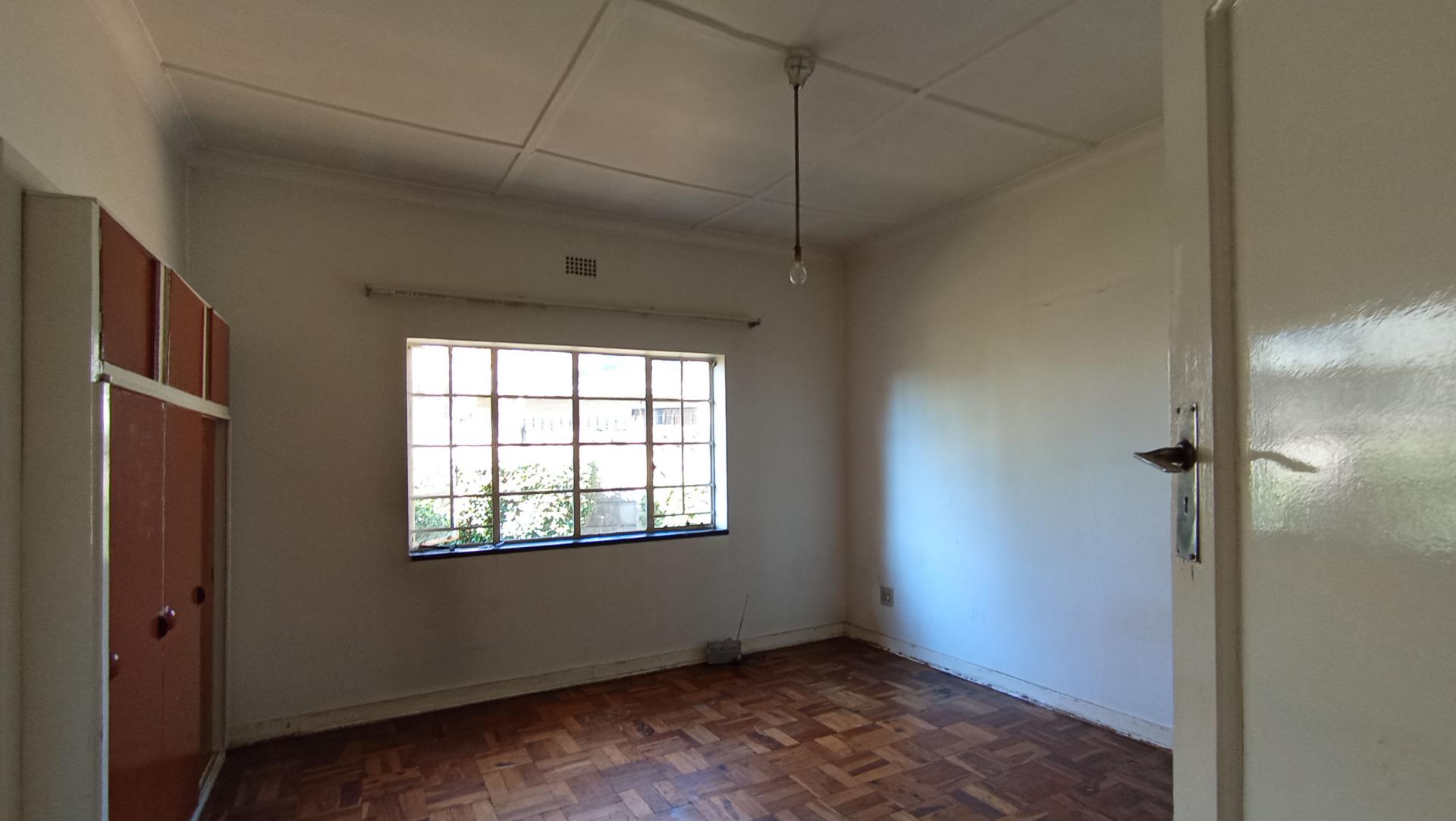 Bed Room 2 - 20 square meters of property in Greenside