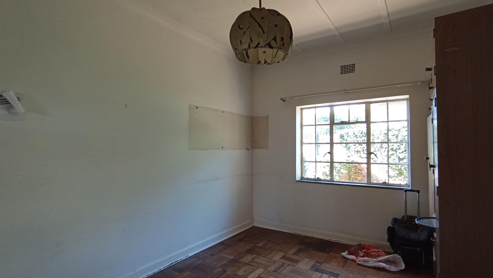 Bed Room 3 - 16 square meters of property in Greenside