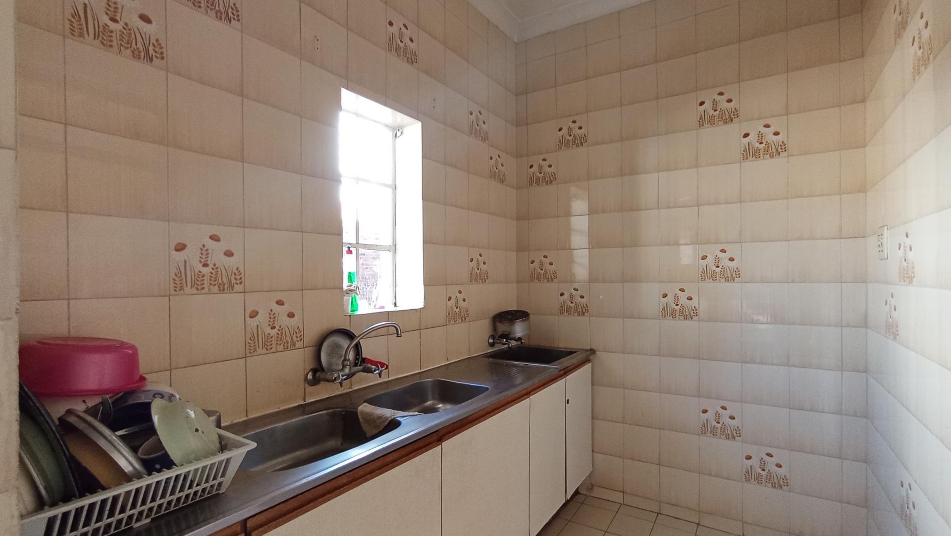 Scullery - 5 square meters of property in Greenside