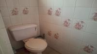Bathroom 2 of property in Greenside