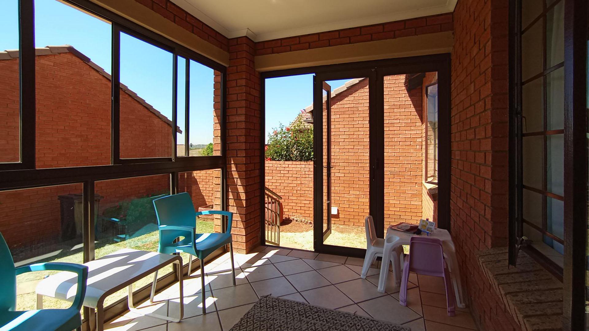 Patio - 12 square meters of property in Moreletapark
