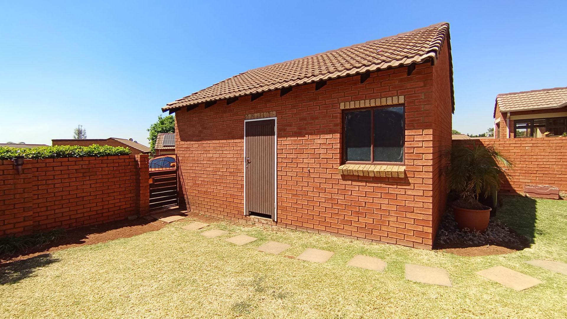 Backyard of property in Moreletapark