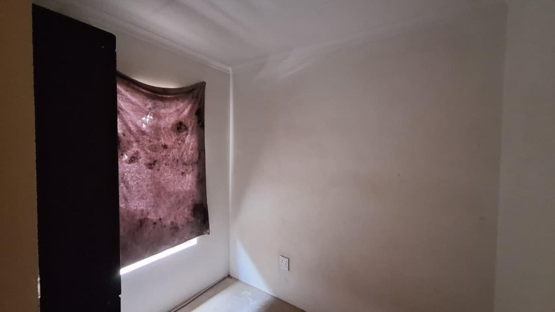 Bed Room 1 - 7 square meters of property in Windmill Park