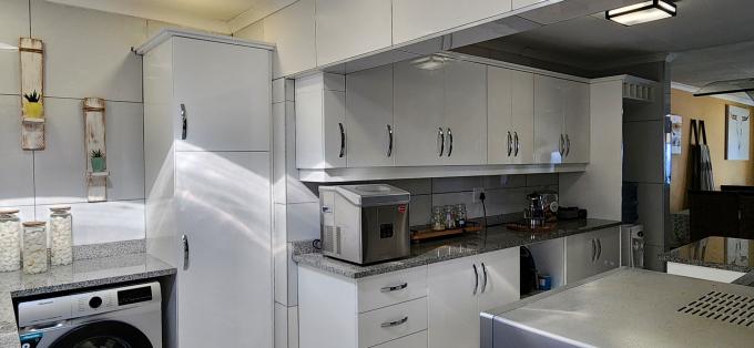 3 Bedroom Simplex for Sale For Sale in Hibberdene - MR633333