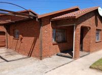 Front View of property in Chiawelo