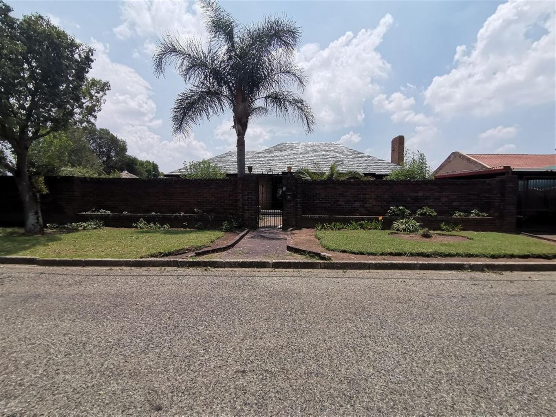 Front View of property in Selcourt