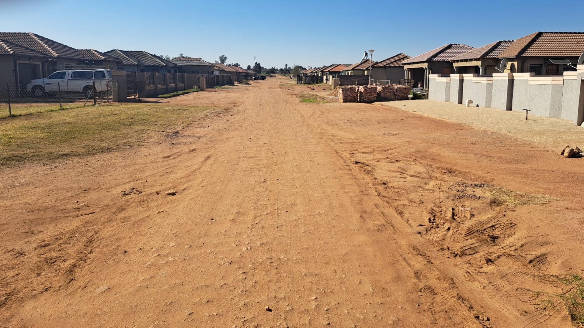 Spaces of property in Ellaton
