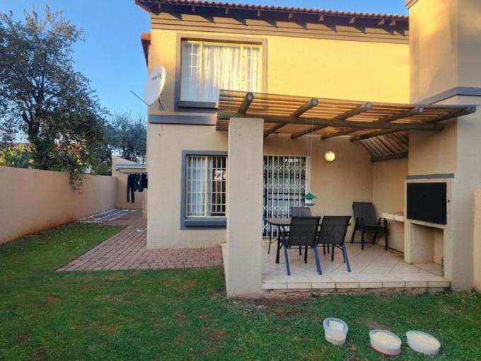 2 Bedroom Simplex for Sale For Sale in Annlin - MR633593