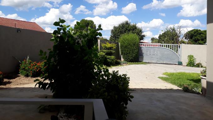3 Bedroom House for Sale For Sale in Mmabatho - Home Sell - MR633676