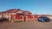 Front View of property in Freedom Square