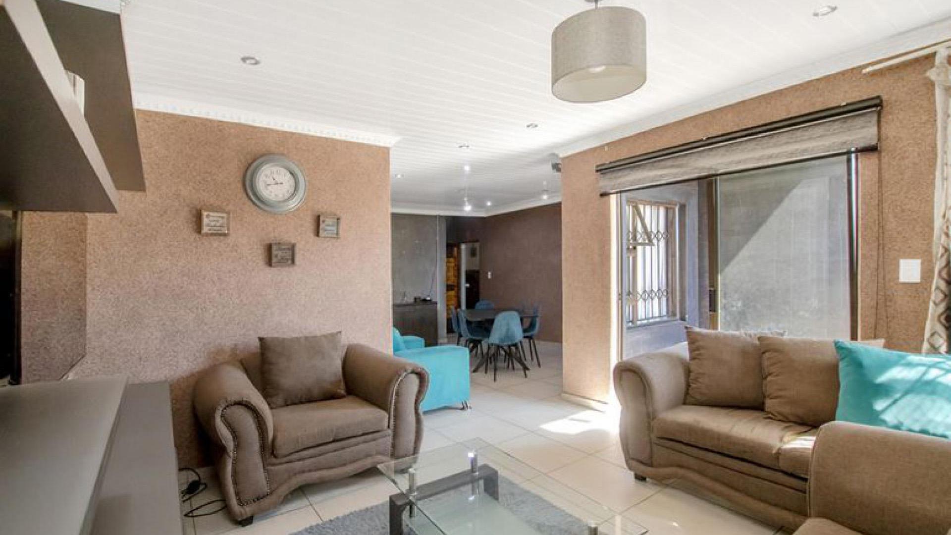 Lounges of property in Protea Glen