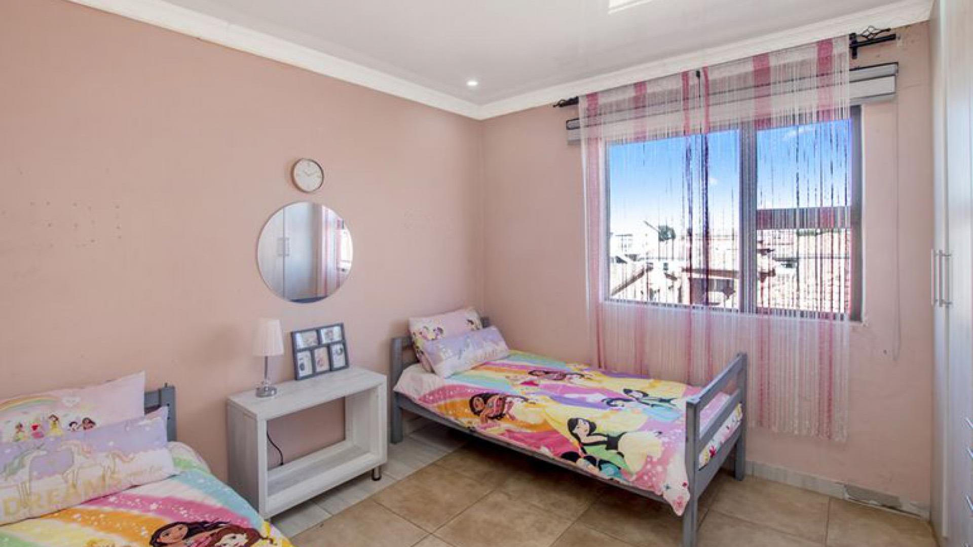 Bed Room 3 of property in Protea Glen
