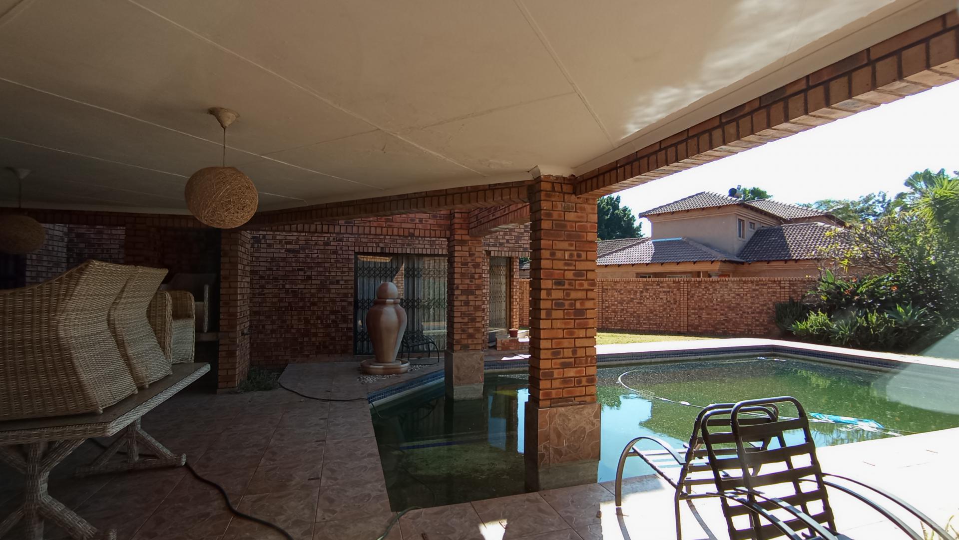 Patio - 83 square meters of property in The Orchards