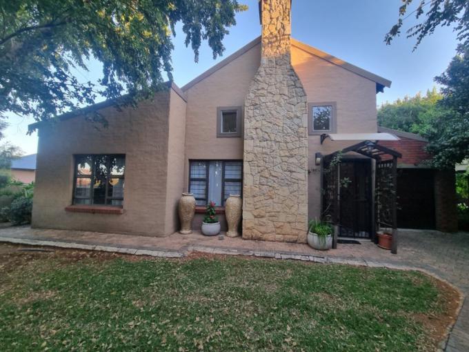 2 Bedroom Simplex for Sale For Sale in Waterval East - MR633742
