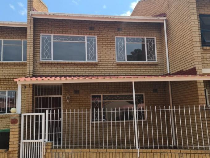 3 Bedroom Simplex for Sale For Sale in Rustenburg - MR633807