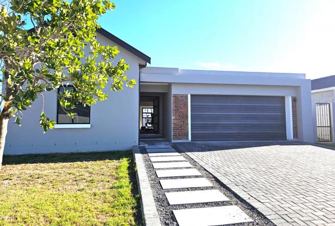 3 Bedroom House for Sale For Sale in Paarl - MR634035