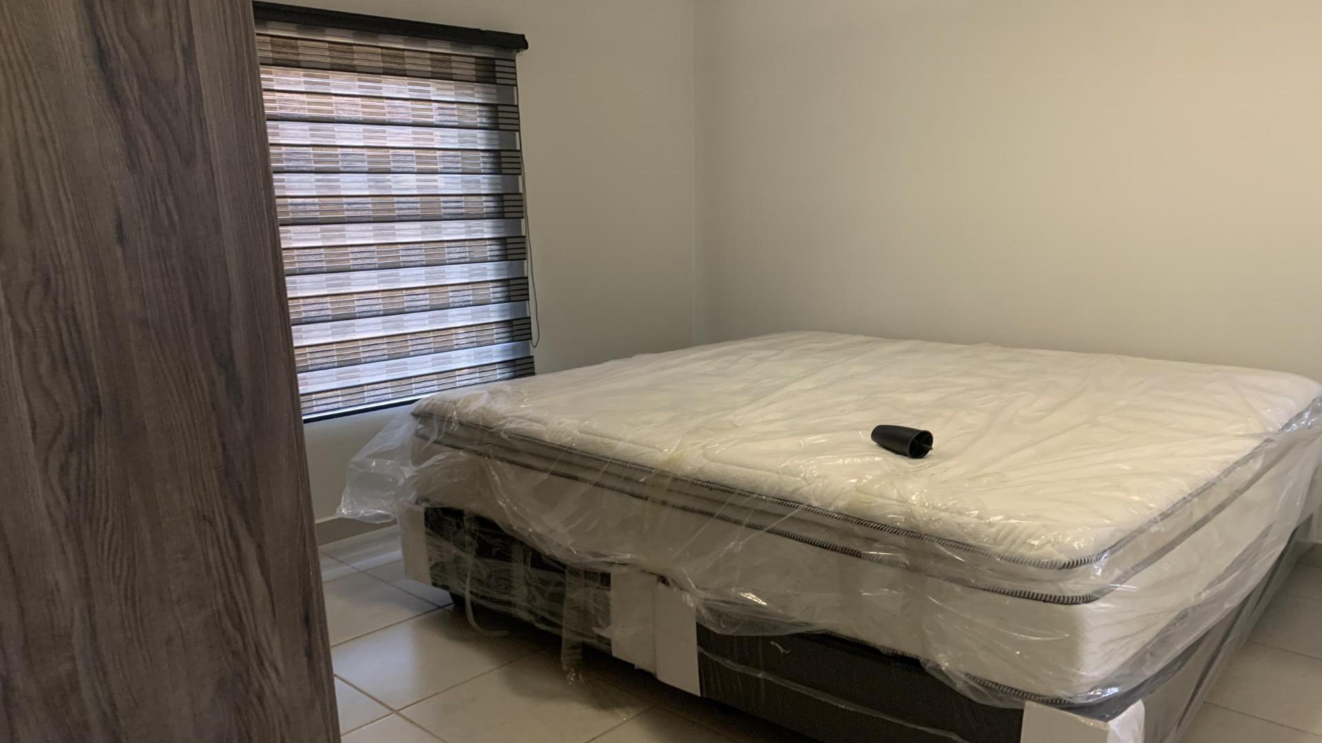 Bed Room 1 of property in Protea Glen