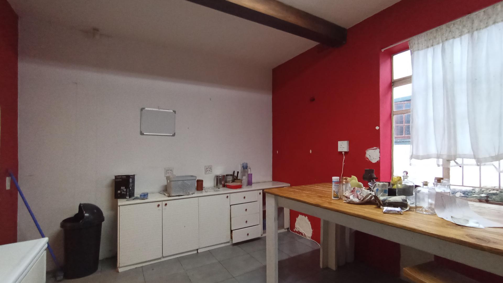 Kitchen - 24 square meters of property in Kensington - JHB