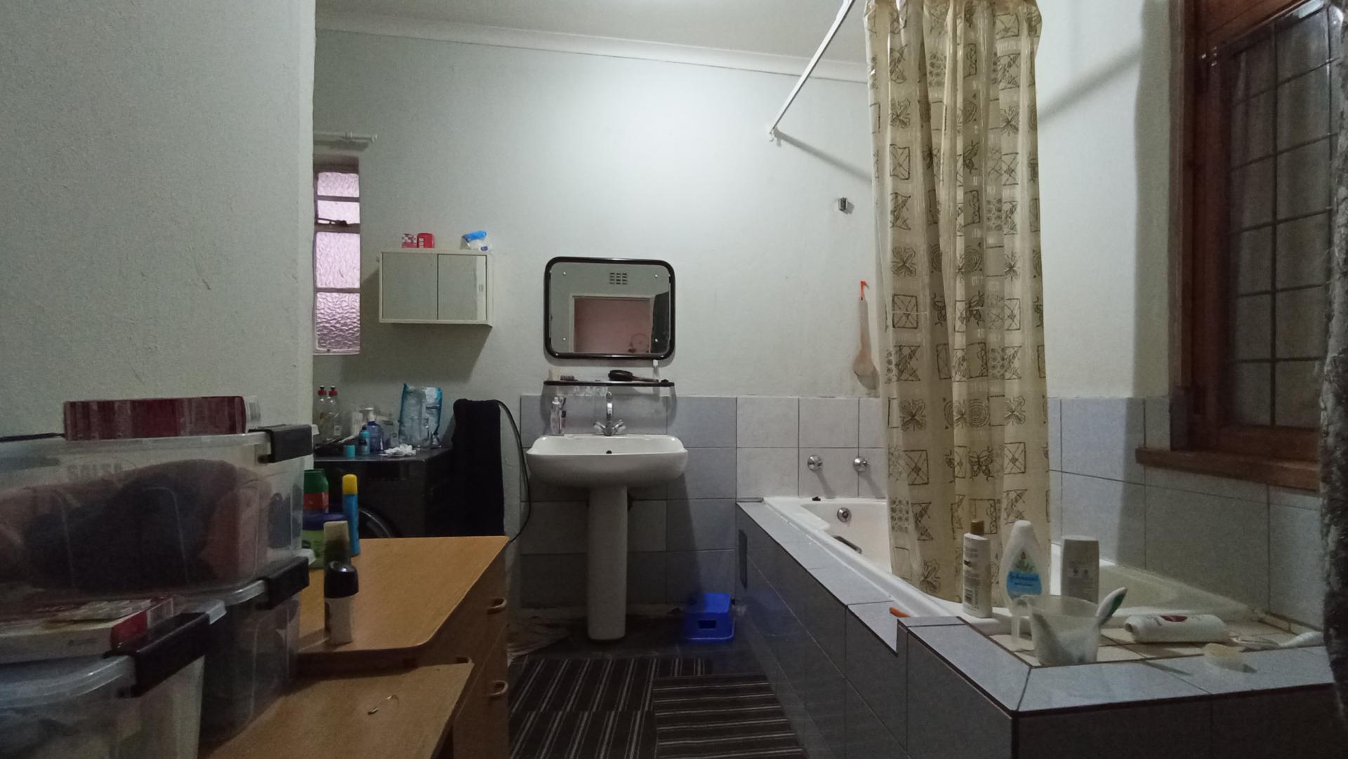 Bathroom 2 of property in Kensington - JHB