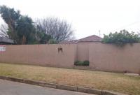 Front View of property in Primrose