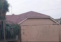 Front View of property in Primrose