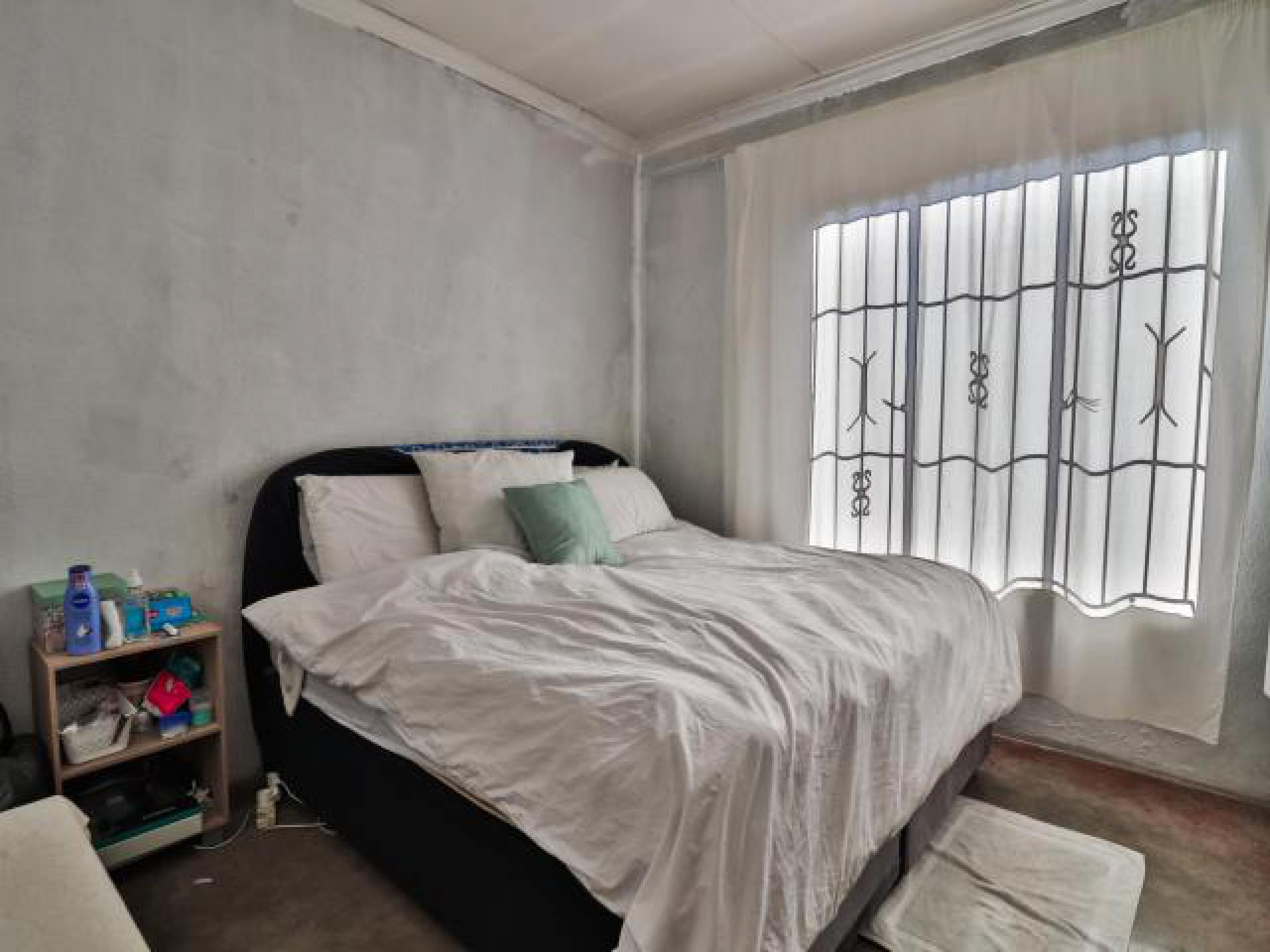 Bed Room 1 of property in Ebony Park