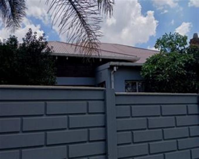Standard Bank SIE Sale In Execution House for Sale in Townview - MR634272