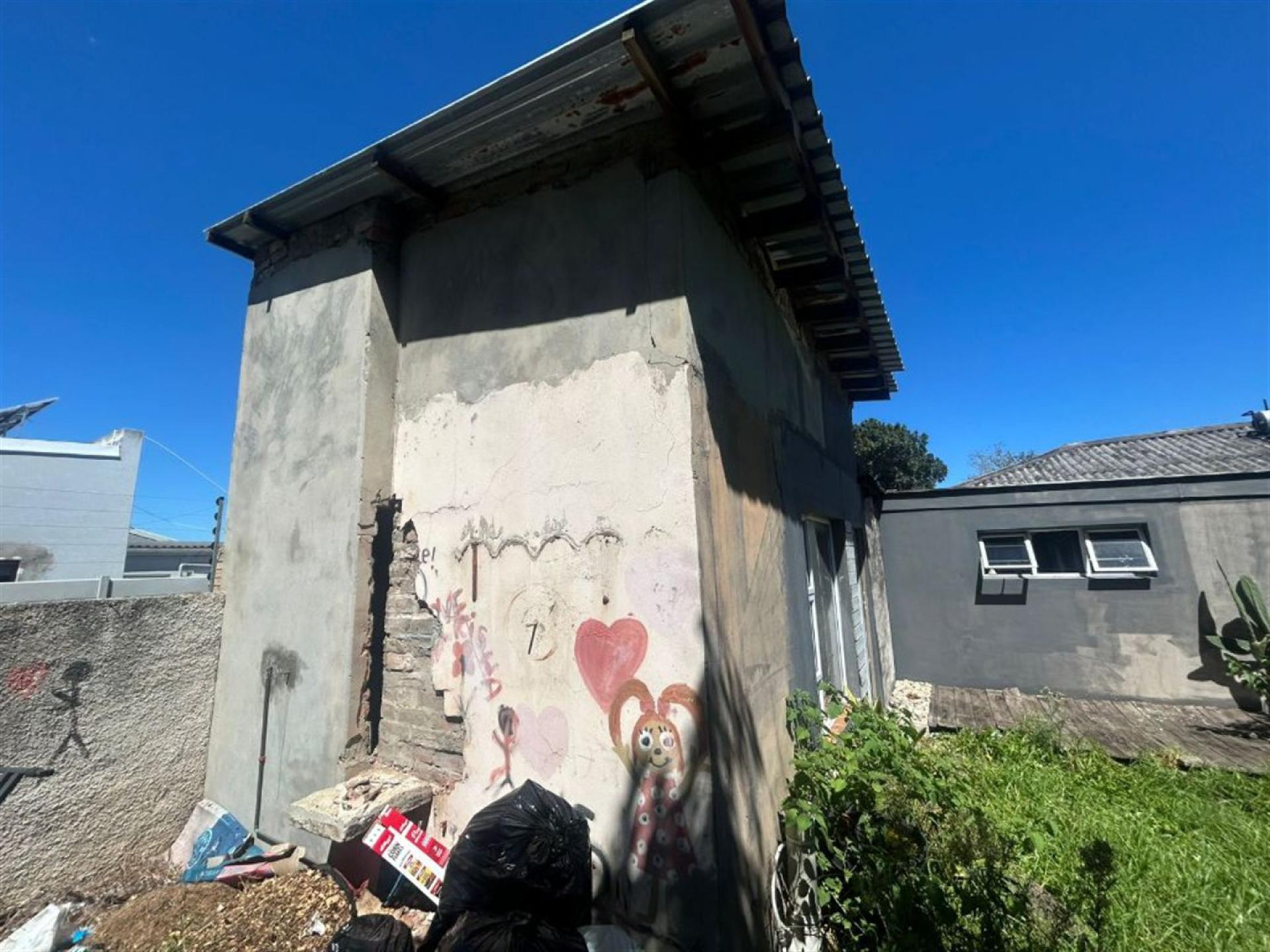 Front View of property in Newton Park