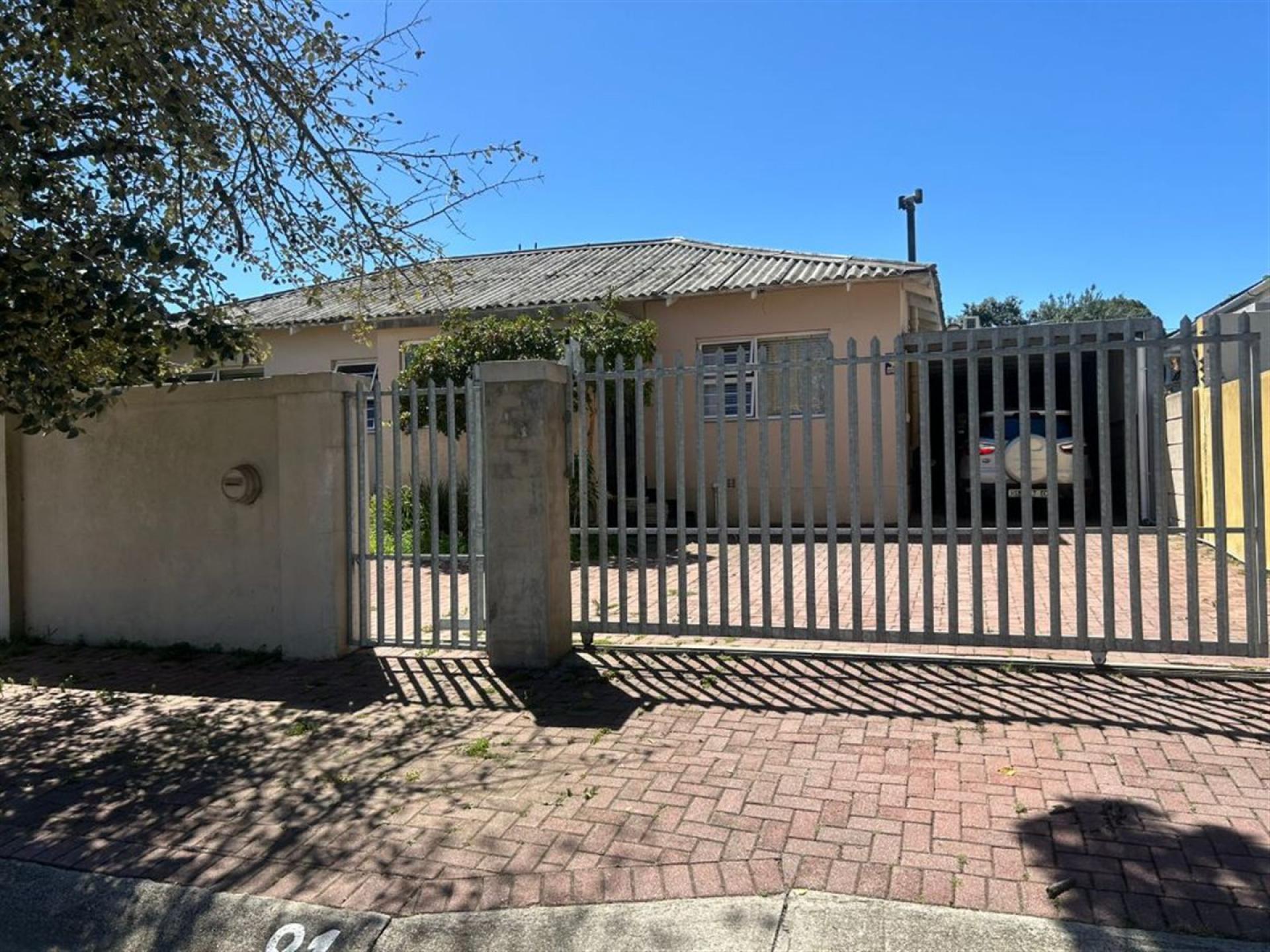 Front View of property in Newton Park