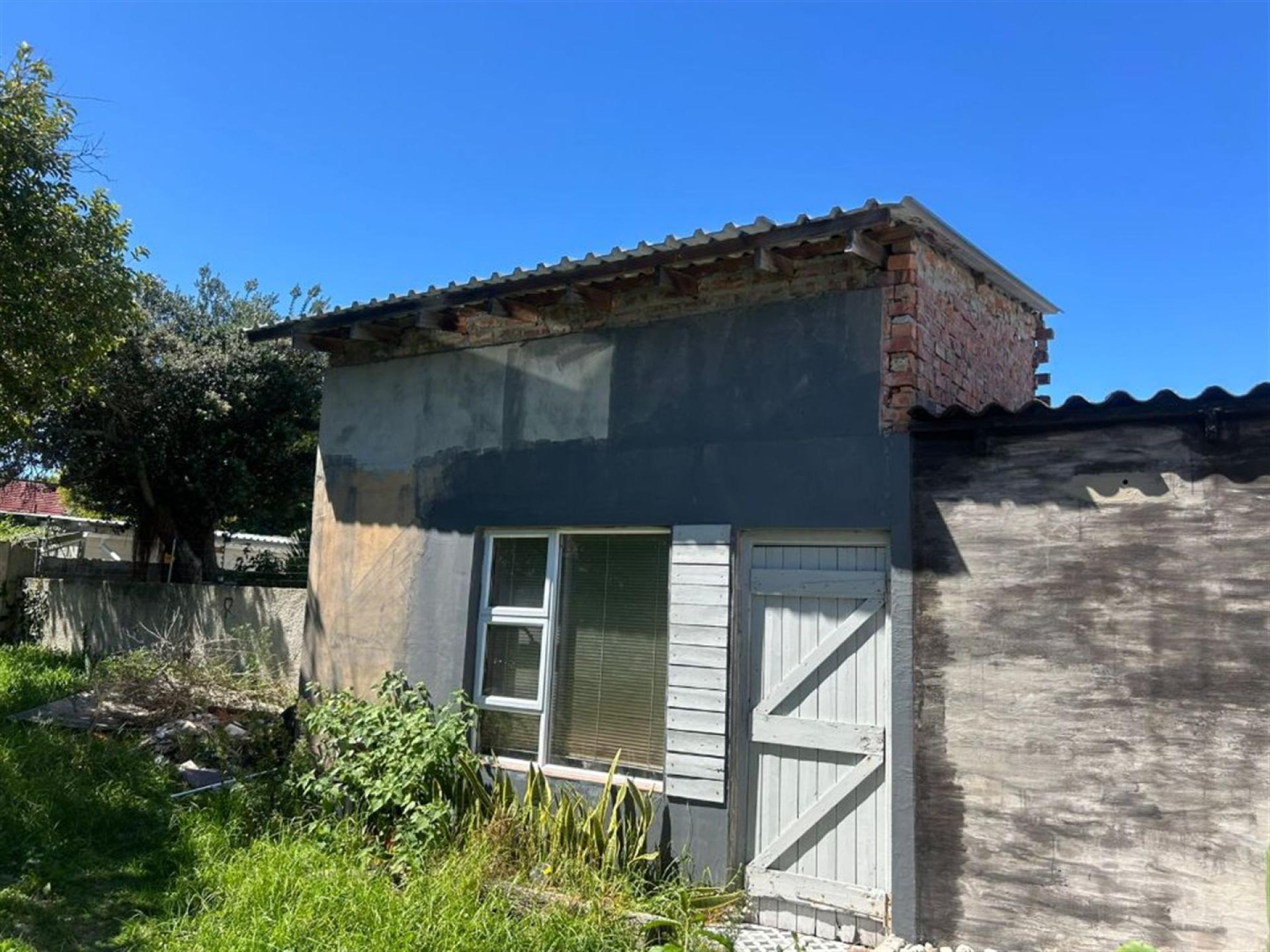 Front View of property in Newton Park