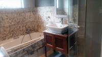 Bathroom 1 of property in Newton Park