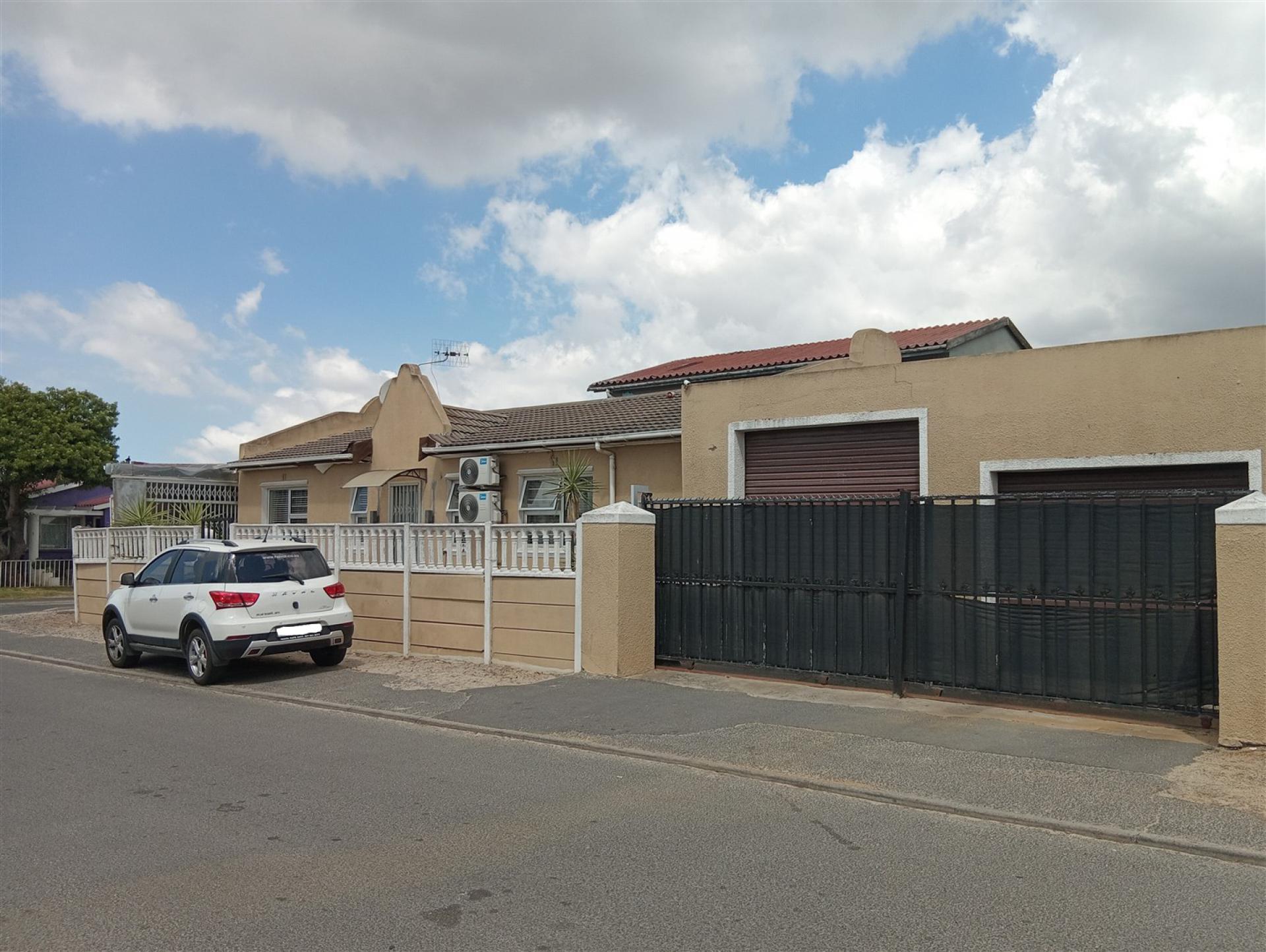 Front View of property in Belhar