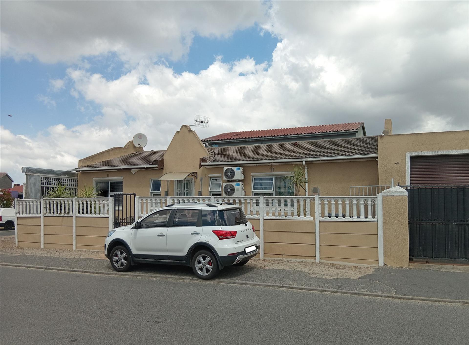 Front View of property in Belhar
