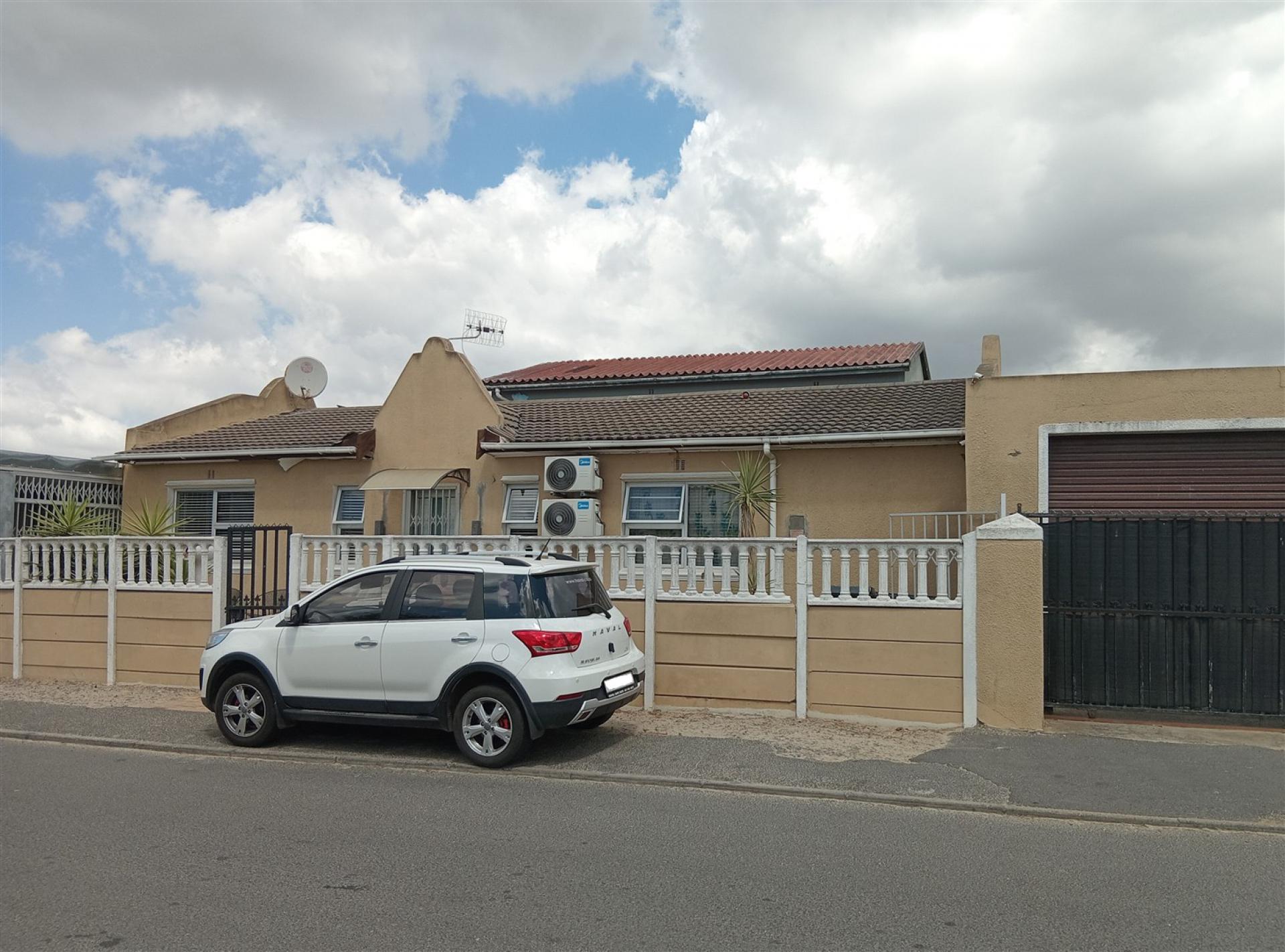 Front View of property in Belhar