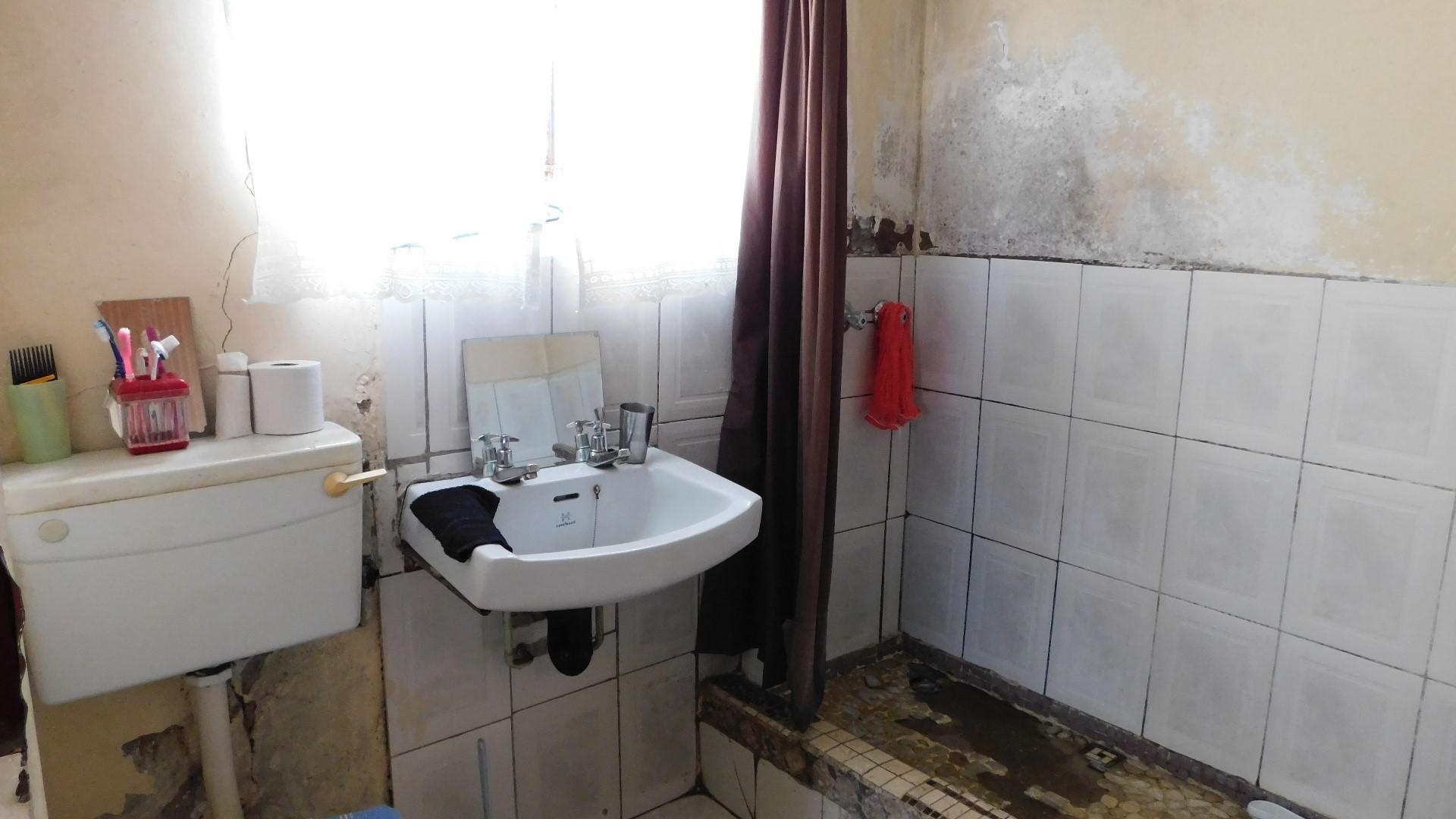 Main Bathroom - 5 square meters of property in Pietermaritzburg (KZN)