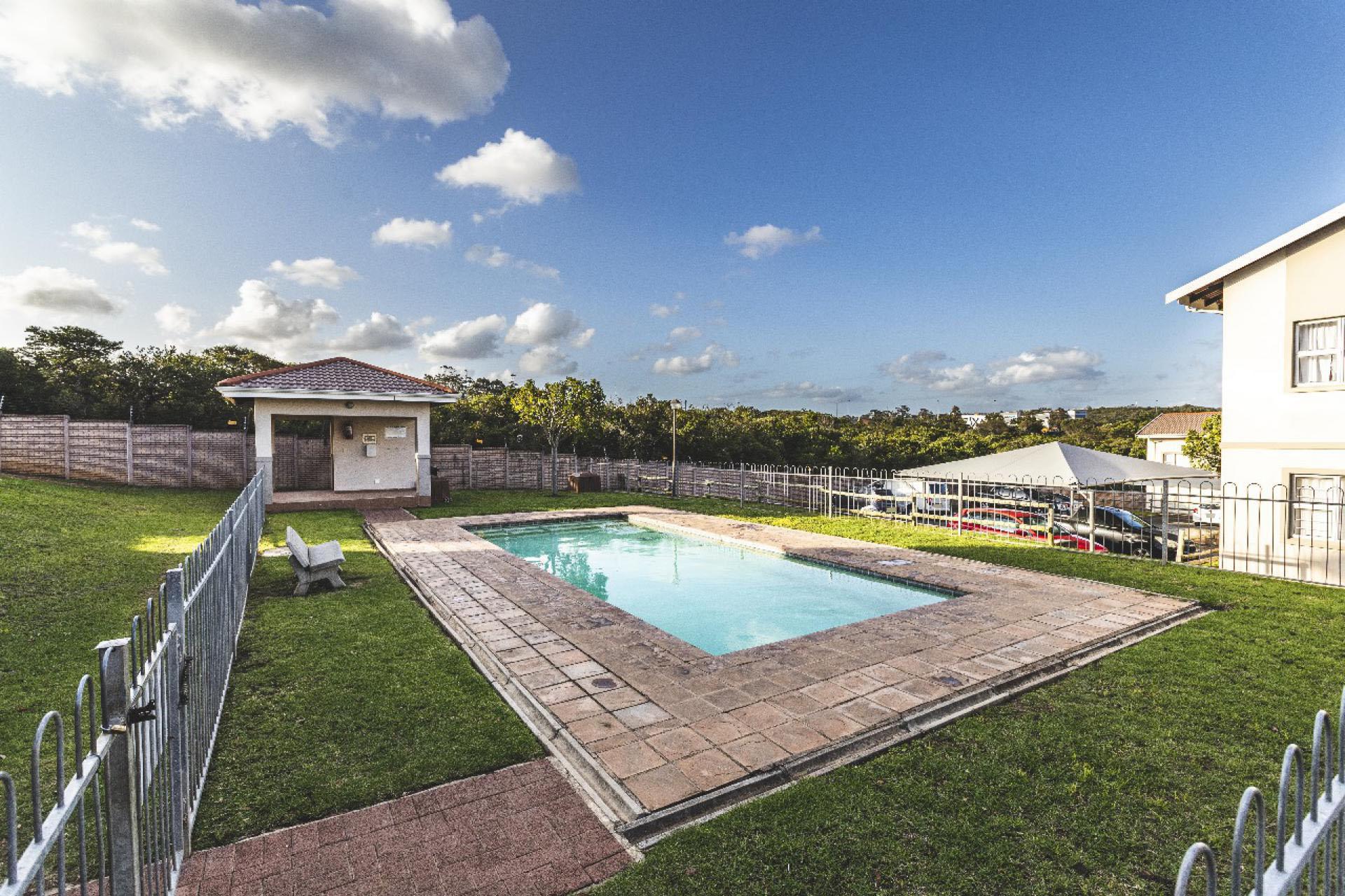Swimming Pool of property in Beacon Bay North