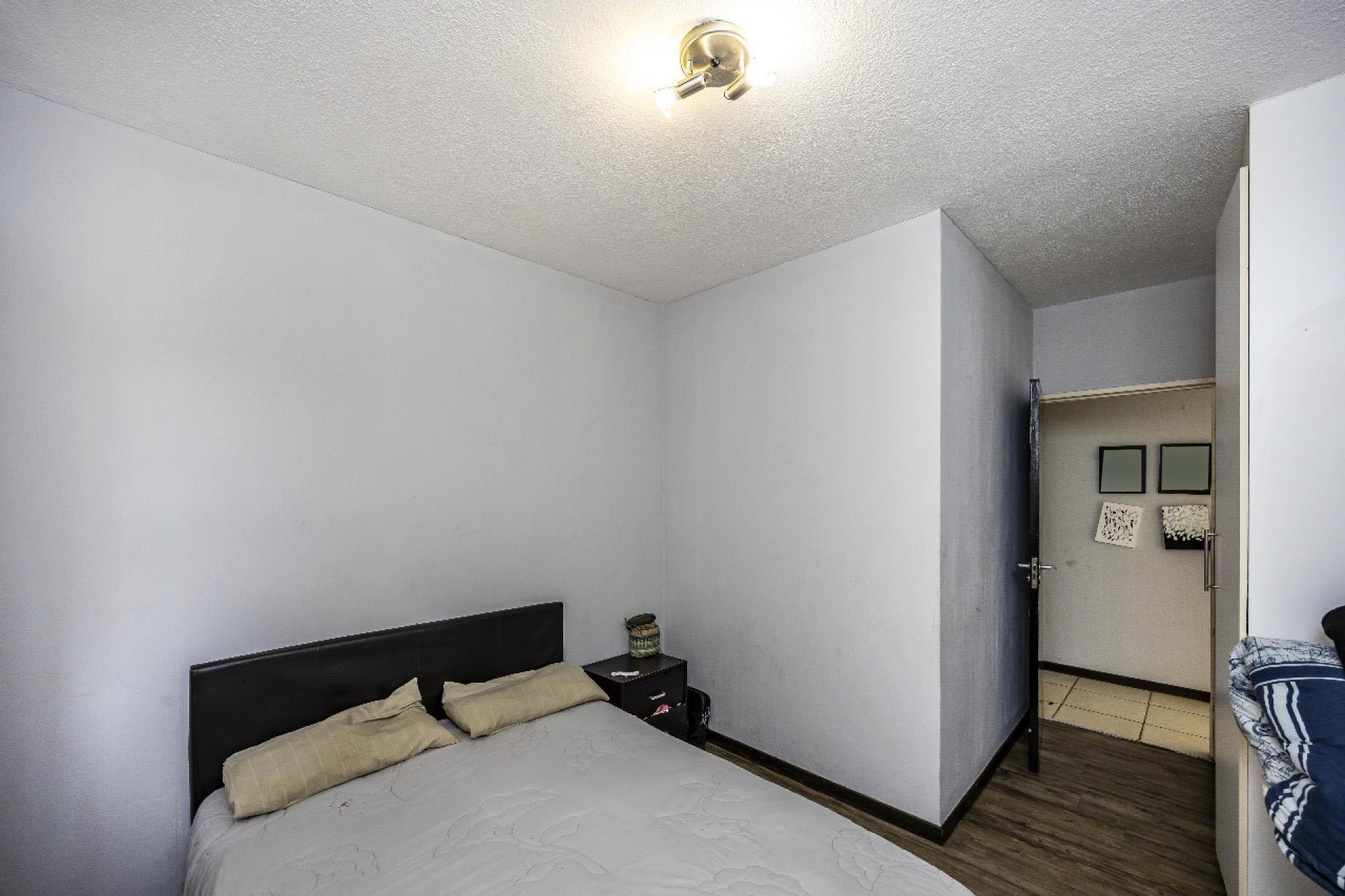 Bed Room 2 of property in Beacon Bay North